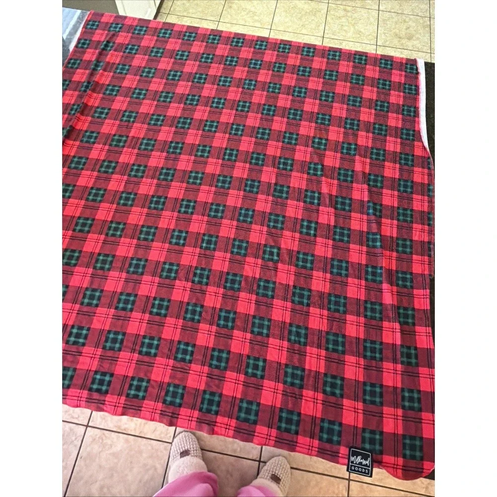 Milkmaid Goods Baby Blanket 40x40 Rayon Spandex Red Plaid Graphics Nursing Cover